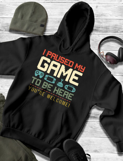 2020-12-Men-Hoodie-I-Paused-My-Game-to-Be-Here-Gamer-Gaming-Retro-Vintage-mockup3-black.jpg