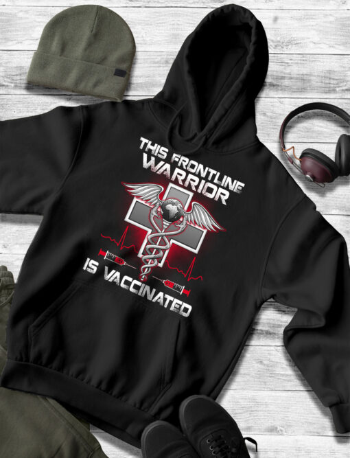 2021-03-Men-Hoodie-Frontline-Warrior-This-Nurse-is-Vaccinated-mockup3-black.jpg